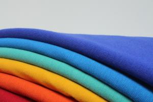 A Comprehensive Guide to Types of Fabrics Used in Apparel Manufacturing