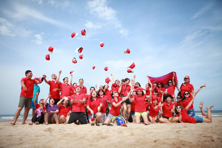 CHỌN MÀU ÁO THUN TEAM BUILDING CHO NGÀY DÀI DÃ NGOẠI (2).png